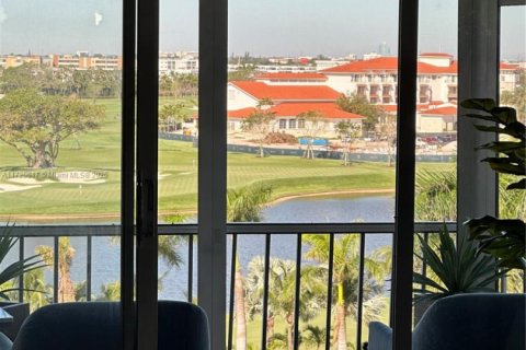 Condominio en venta en Hallandale Beach, Florida, 1 dormitorio, 78.97 m2 № 1979901 - foto 17