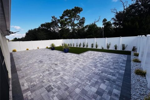 House in Saint Cloud, Florida 4 bedrooms, 170.01 sq.m. № 1866503 - photo 2