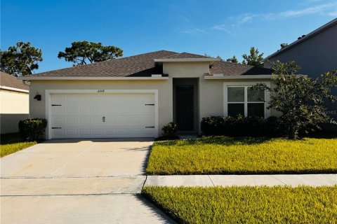 House in Saint Cloud, Florida 4 bedrooms, 170.01 sq.m. № 1866503 - photo 1