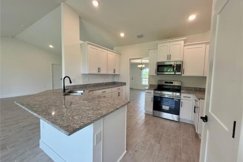 Villa ou maison à vendre à Port Charlotte, Floride: 3 chambres, 186.73 m2 № 2197365 - photo 10