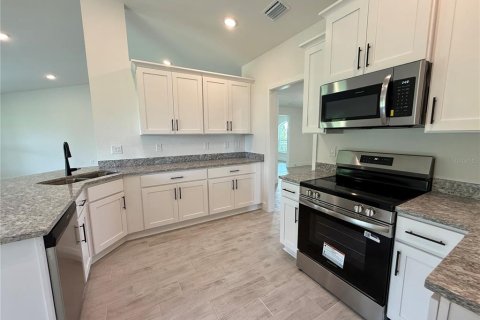 Villa ou maison à vendre à Port Charlotte, Floride: 3 chambres, 186.73 m2 № 2197365 - photo 9