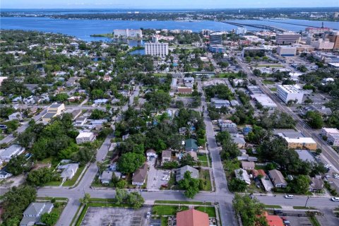 Commercial property in Bradenton, Florida 8 bedrooms, 321.07 sq.m. № 2134199 - photo 13