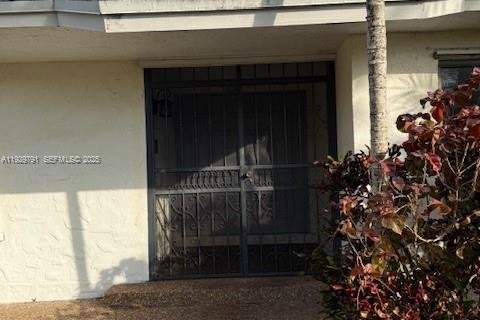 Villa ou maison à vendre à Palmetto Bay, Floride: 4 chambres, 221.01 m2 № 1988805 - photo 11