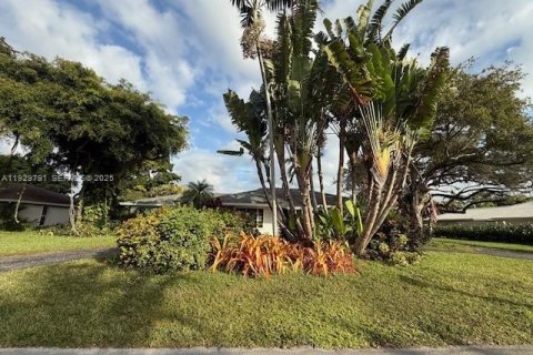 Villa ou maison à vendre à Palmetto Bay, Floride: 4 chambres, 221.01 m2 № 1988805 - photo 1