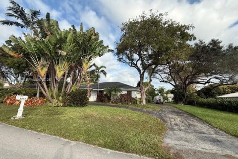 Villa ou maison à vendre à Palmetto Bay, Floride: 4 chambres, 221.01 m2 № 1988805 - photo 4