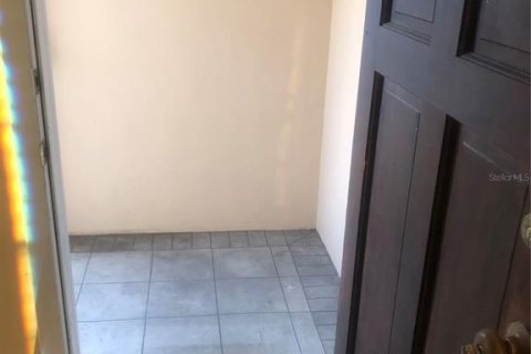 Condominio en venta en New Port Richey, Florida, 1 dormitorio, 57.97 m2 № 2148498 - foto 11