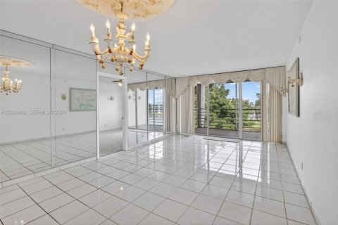 Condominio en venta en Davie, Florida, 2 dormitorios, 102.19 m2 № 2066901 - foto 11
