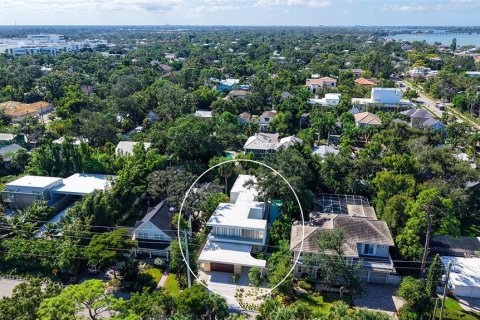 Купить виллу или дом в Сарасота, Флорида 4 комнаты, 353.86м2, № 2149428 - фото 2