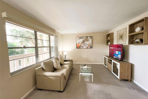 Condo in Coconut Creek, Florida, 1 bedroom  № 2250053 - photo 15
