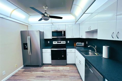 Condo in Coconut Creek, Florida, 1 bedroom  № 2250053 - photo 4