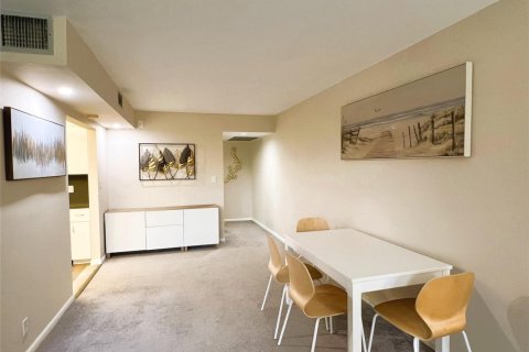 Condo in Coconut Creek, Florida, 1 bedroom  № 2250053 - photo 14