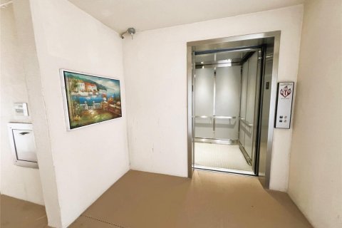 Condo in Coconut Creek, Florida, 1 bedroom  № 2250053 - photo 21