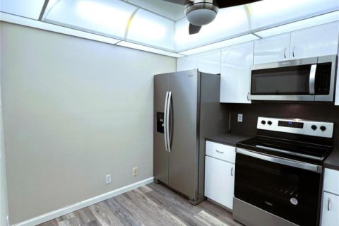 Condo in Coconut Creek, Florida, 1 bedroom  № 2250053 - photo 11