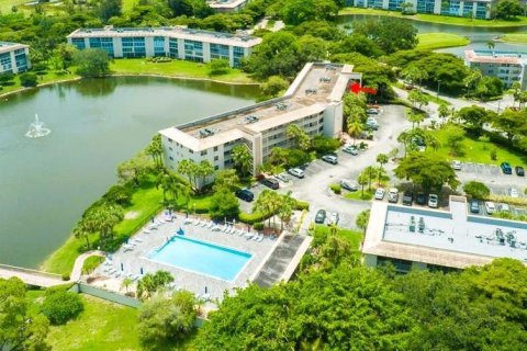 Condo in Coconut Creek, Florida, 1 bedroom  № 2250053