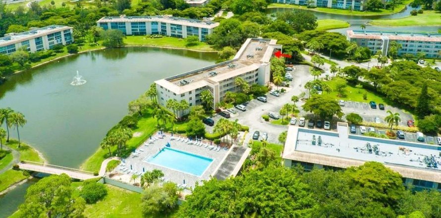 Condo in Coconut Creek, Florida, 1 bedroom  № 2250053