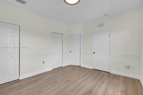 Townhouse in Tamarac, Florida 2 bedrooms, 117.8 sq.m. № 1923396 - photo 19