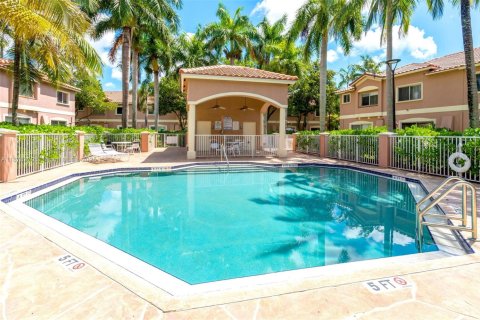 Townhouse in Tamarac, Florida 2 bedrooms, 117.8 sq.m. № 1923396 - photo 25