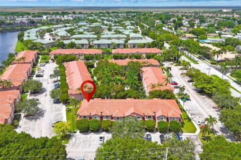 Townhouse in Tamarac, Florida 2 bedrooms, 117.8 sq.m. № 1923396 - photo 29