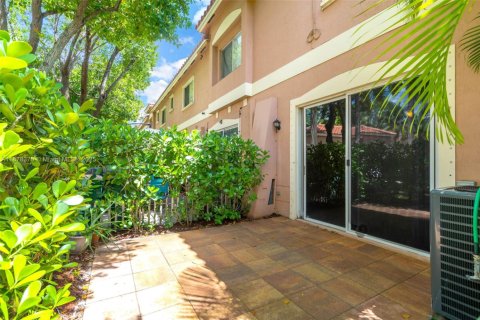 Townhouse in Tamarac, Florida 2 bedrooms, 117.8 sq.m. № 1923396 - photo 23