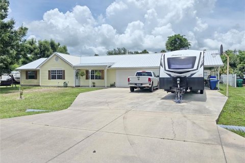 Casa en venta en Okeechobee, Florida, 3 dormitorios, 131.55 m2 № 1827899 - foto 1
