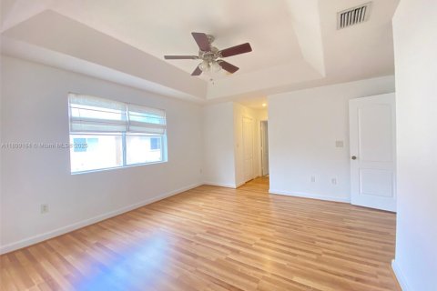 Townhouse in Miramar, Florida 3 bedrooms, 163.6 sq.m. № 1952459 - photo 8