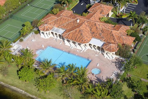 Townhouse in Miramar, Florida 3 bedrooms, 163.6 sq.m. № 1952459 - photo 16