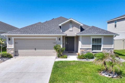 House in Winter Haven, Florida 4 bedrooms, 191.94 sq.m. № 2166997