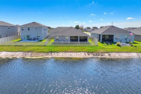 House in Winter Haven, Florida 4 bedrooms, 191.94 sq.m. № 2166997 - photo 4