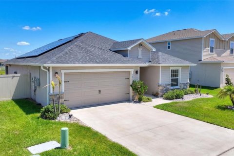 House in Winter Haven, Florida 4 bedrooms, 191.94 sq.m. № 2166997 - photo 2