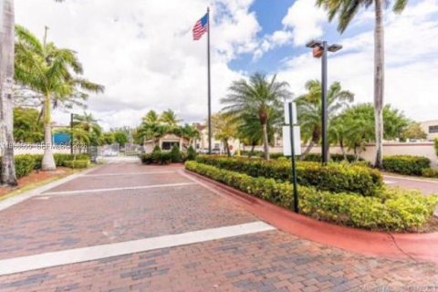 Condominio en venta en Miami, Florida, 2 dormitorios, 89 m2 № 2031700 - foto 9