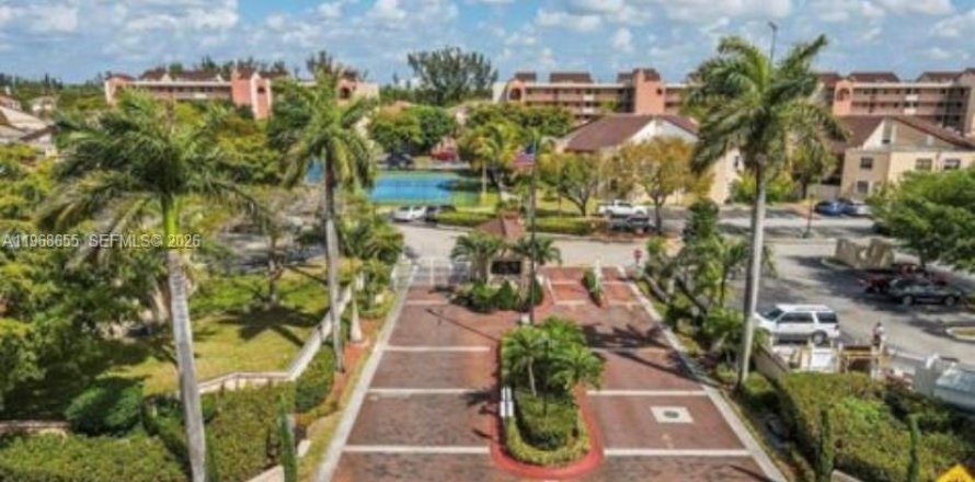 Condominio en Miami, Florida, 2 dormitorios  № 2031700