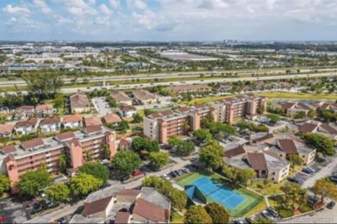 Condominio en venta en Miami, Florida, 2 dormitorios, 89 m2 № 2031700 - foto 3