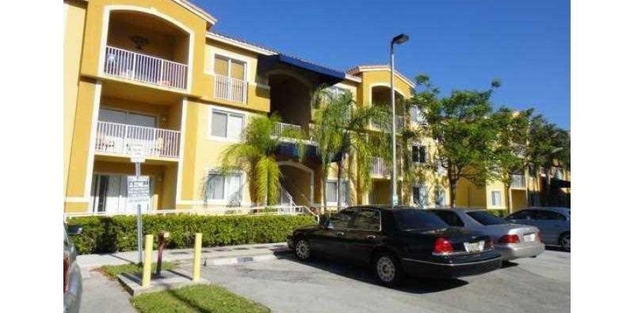 Condominio en Cutler Bay, Florida, 2 dormitorios № 1208702
