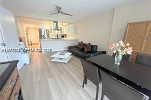 Copropriété à louer à North Miami Beach, Floride: 3 chambres, 95.22 m2 № 2049160 - photo 3