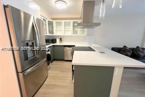 Copropriété à louer à North Miami Beach, Floride: 3 chambres, 95.22 m2 № 2049160 - photo 7