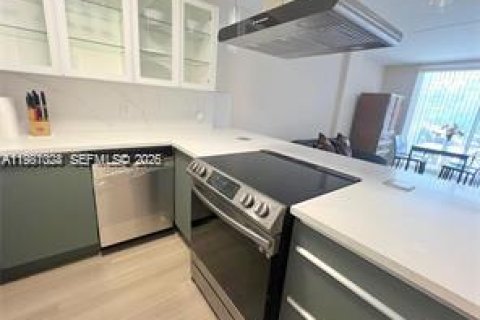 Copropriété à louer à North Miami Beach, Floride: 3 chambres, 95.22 m2 № 2049160 - photo 4