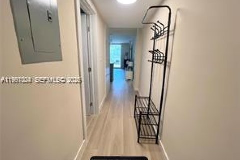 Copropriété à louer à North Miami Beach, Floride: 3 chambres, 95.22 m2 № 2049160 - photo 11