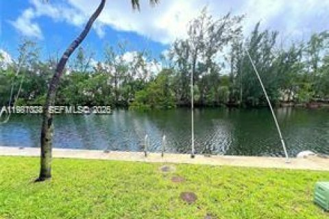 Copropriété à louer à North Miami Beach, Floride: 3 chambres, 95.22 m2 № 2049160 - photo 2