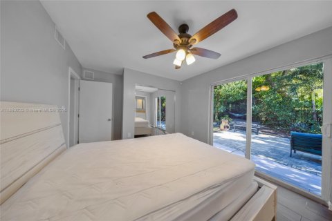 House in North Miami, Florida 3 bedrooms, 103.03 sq.m. № 1889168 - photo 28
