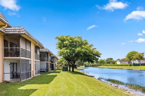 Copropriété à vendre à West Palm Beach, Floride: 2 chambres, 97.92 m2 № 2074857 - photo 23