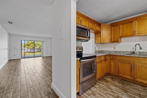 Copropriété à vendre à West Palm Beach, Floride: 2 chambres, 97.92 m2 № 2074857 - photo 6