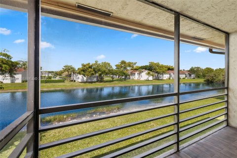 Copropriété à vendre à West Palm Beach, Floride: 2 chambres, 97.92 m2 № 2074857 - photo 19