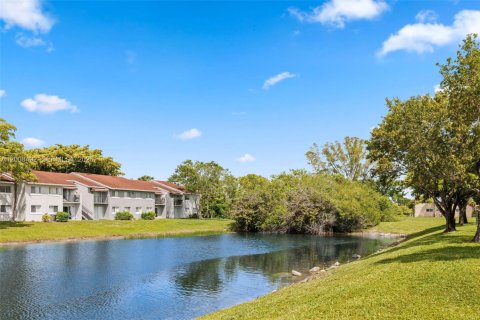 Copropriété à vendre à West Palm Beach, Floride: 2 chambres, 97.92 m2 № 2074857 - photo 24