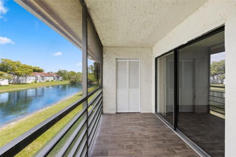 Copropriété à vendre à West Palm Beach, Floride: 2 chambres, 97.92 m2 № 2074857 - photo 18