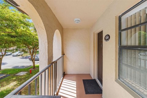 Copropriété à vendre à West Palm Beach, Floride: 2 chambres, 97.92 m2 № 2074857 - photo 4