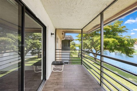 Copropriété à vendre à West Palm Beach, Floride: 2 chambres, 97.92 m2 № 2074857 - photo 17