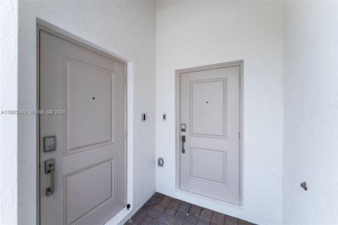 Immobilier commercial à louer à Homestead, Floride: 1 chambre, 215.44 m2 № 2042269 - photo 4