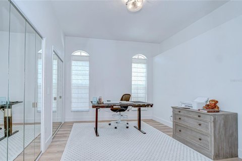 House in Brandon, Florida 4 bedrooms, 277.78 sq.m. № 1826895 - photo 24