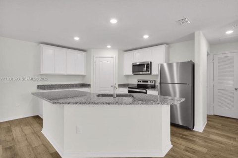 Villa ou maison à vendre à Fort Myers, Floride: 3 chambres, 135.73 m2 № 2034654 - photo 3