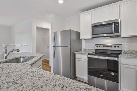 Villa ou maison à vendre à Fort Myers, Floride: 3 chambres, 135.73 m2 № 2034654 - photo 2